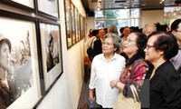 Pameran spesialis bertajuk: “Rakyat sedunia bersatu dengan Vietnam dalam usaha penyatuan Tanah Air 1954-1975