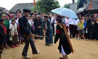 Pekan Budaya-Pariwisata Festival pasar asmara Khau Vai tahun 2015