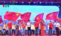 Melanjutkan aktivitas-aktivitas “Pariwisata Merah – Mengikuti jejak kaki Presiden Ho Chi Minh” dan Festival rakyat perbatasan Vietnam-Tiongkok 