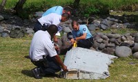 Kepingan di pulau Reunion merupakan sebagian dari sayap pesawat terbang Boeing 777