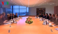 Presiden Vietnam, Truong Tan Sang melakukan pembicaraan dengan Kanselir Jerman, Angela Merkel