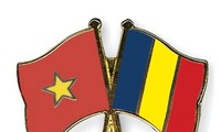  Memperingati ultah ke-97 Hari Nasional Rumania dan ultah ke-65 penggalangan hubungan diplomatik Vietnam-Rumania