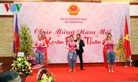 Orang Vietnam di luar negeri menyongsong Hari Raya Tet 2016