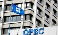 OPEC dan para produsen minyak besar sepakat melakukan pertemuan tentang usaha menstabilkan harga minyak