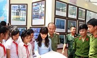 Pameran foto “Laut dan pulau yang tercinta Tanah Air” di Geopark Dong Van