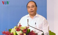 PM Nguyen Xuan Phuc menekankan solusi supaya pariwisata memberikan sumbangan sebesar 10% pada GDP