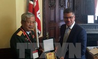 Memperhebat kerjasama pertahanan Vietnam-Inggris