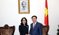 Deputi PM Vuong Dinh Hue menerima pemimpin Central Group (Thailand)