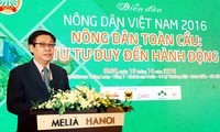 Deputi PM Vuong Dinh Hue menghadiri Forum petani yang pertama Vietnam tahun 2016