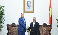 PM Nguyen Xuan Phuc menerima tamu asing