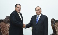 PM Vietnam, Nguyen Xuan Phuc menerima Presiden Kantor Berita Prensa Latina (Kuba)