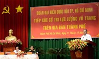 Presiden Vietnam, Tran Dai Quang melakukan kontak dengan para pemilih angkatan bersenjata kota Ho Chi Minh