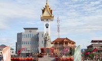 Acara peresmian Tugu Monumen Persahabatan Vietnam-Kamboja dan Tugu Monumen Merdeka Kompong Chhnang