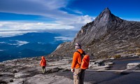 Menaklukkan puncak gunung Kinabalu, Malaysia