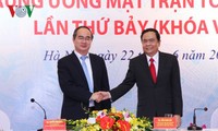 Tran Thanh Man ditugasi oleh musyawarah memegang jabatan Ketua Pengurus Besar Front  angkatan VIII Tanah Air Vietnam