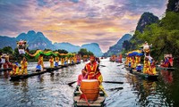 Karya-karya yang meraih penghargaan Festival fotografer muda “Pola fikir muda, sudut pandang muda”.