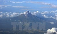 Filipina memperluas perintah pengungsian karena mengkhawatirkan erupsi gunung berapi Myon