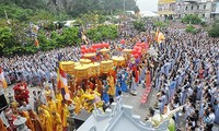 Puluhan ribu orang berpartisipasi pada Festival Kwan Im Ngu Hanh Son 2018