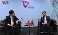 Deputi PM, Menlu Pham Binh Minh melakukan kontak bilateral di sela-sela Konferensi ke-51 Menlu ASEAN 