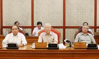 Sekjen, Presiden Vietnam, Nguyen Phu Trong memimpin sidang Polit Biro KS PKV