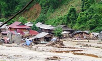 Aktif memusatkan kekuatan dan peralatan untuk mengatasi akibat taufan dan banjir