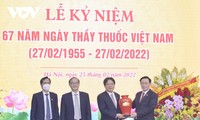 Ketua MN Vuong Dinh Hue Kunjungi Rumah Sakit Vietnam-Jerman