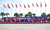 Upacara Bendera Kontingen-Kontingen Peserta ASEAN Para Games 12