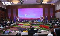 Pembukaan Konferensi Tingkat Tinggi ASEAN yang Ke-43