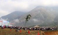 Pembukaan Festival Gau Tao dari Warga Etnis Minoritas Mong