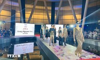 Pekan Feisyen Internasional ASEAN di Singapura