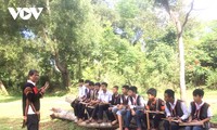 Mengkonservasikan Kebudayaan Tradisional dari Warga Etnis Minoritas Ede Melalui Kelas-Kelas Pengajaran untuk Kalangan Remaja