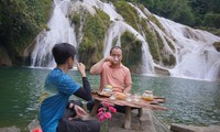 Mengunjungi Air Terjun Ban Ba (Provinsi Tuyen Quang) untuk “mandi hutan” dan merasakan keindahan alam daerah pegunungan daerah Viet Bac