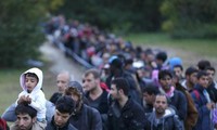 EU starts returning refugees to Greece