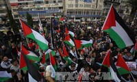 Palestinians clash with Israeli army in Jerusalem