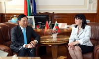 Deputy PM urges Bulgaria to create favorable conditions for Vietnamese community