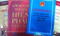 Во Вьетнаме продолжается сбор мнений по проекту исправленной Конституции страны