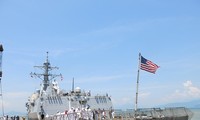 Корабль ВМС США зашел в данангский порт Тиенша