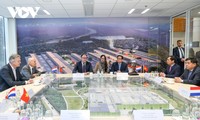 Премьер-министр Фам Минь Тинь посетил Центр высоких технологий Brainport, провел встречи с рядом голландских высокотехнологичных корпораций