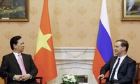 Thủ tướng Nguyễn Tấn Dũng hội đàm với Thủ tướng Nga Dmitry Medvedev