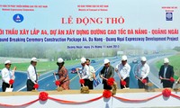 Phó Thủ tướng Nguyễn Xuân Phúc dự Lễ động thổ Dự án đường cao tốc Đà Nẵng - Quảng Ngãi 