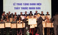 Giao lưu kỷ niệm 59 năm Ngày thầy thuốc Việt Nam