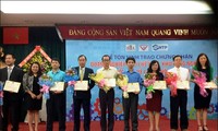 Tôn vinh Doanh nghiệp Khu Chế xuất - Khu Công nghiệp và Khu Công nghệ cao tiêu biểu 2014