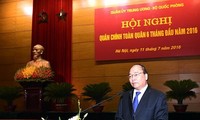 Thủ tướng Nguyễn Xuân Phúc dự Hội nghị Quân chính toàn quân 6 tháng đầu năm 2016 