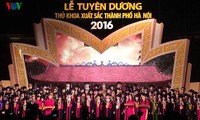 Hà Nội tuyên dương các thủ khoa xuất sắc năm 2016