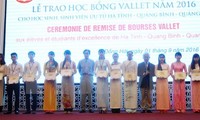 Trao học bổng Odon Vallet cho học sinh, sinh viên ưu tú 3 tỉnh miền Trung