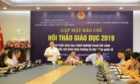 Phát triển giáo dục nghề nghiệp khi chuyển đổi mô hình tăng trưởng và hội nhập quốc tế