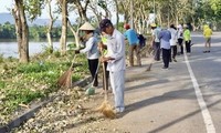 Chung tay làm đẹp thành phố Huế sau bão Noul