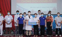 Cán bộ y tế tỉnh Thái Bình và Bắc Kạn lên đường chi viện Bắc Giang chống dịch COVID-19