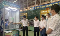 Trường Cao đẳng Lào Cai ra mắt Buồng lấy mẫu xét nghiệm Covid-19 di động