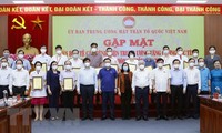 Ban hành các chính sách đặc thù, hỗ trợ, động viên lực lượng tham gia phòng, chống dịch